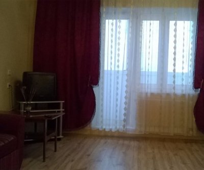 Квартира ждет вас — посуточно: Челябинск, улица Братьев Кашириных, фото 2