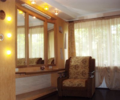 Красивая квартира в элитном центре: Таганрог, Антона Глушко, фото 3