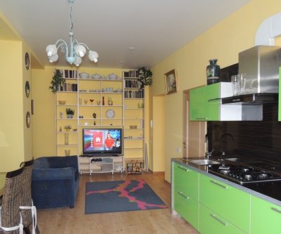 2 комнатная квартира посуточно: Волгоград, улица Ленина, фото 1