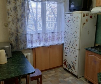 Двухкомнатная квартира в центре.: Барнаул, проспект Ленина, фото 5