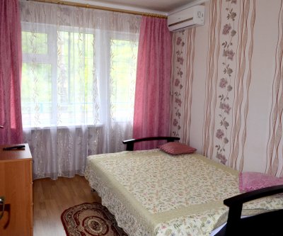 2-х комнатный коттедж в 3 этажа на 2-4 чел.с гаражом.: Гурзуф, улица Соловьёва, фото 4