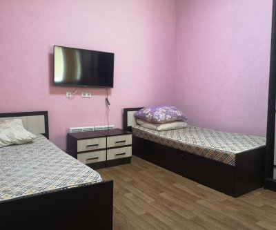 Двухкомнатная с раздельными комнатами на Массандровском пляже.: Ялта, улица Дражинского, фото 1