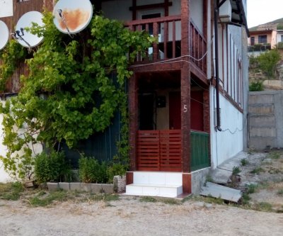 Гостевой дом Елены в 400 метрах от моря: Феодосия, переулок Нахимова, фото 1