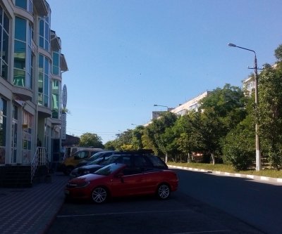 Гостиничный комплекс «На Эскадронной»: Евпатория, Эскадронная улица, фото 1