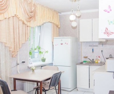 Трехкомнатная квартира в центре города: Барнаул, проспект Строителей, фото 1