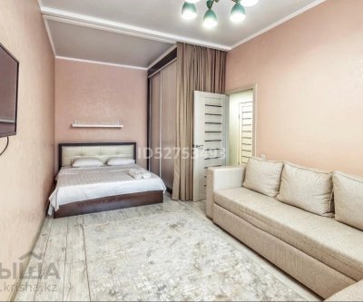 1-комнатная квартира, 40 м², 5 этаж посуточно, Керей Жанибек хандары 16: Астана,  Керей Жанибек хандары, фото 1