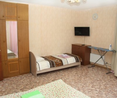 Квартира с розовыми шторами.: Казань, улица Айдарова, фото 1