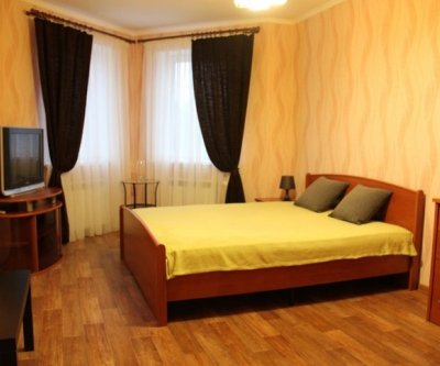 Очень уютная квартира в 5 мин. от центра: Омск, проспект Комарова, фото 1