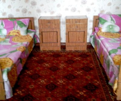 Уютная посуточная квартира: Омск, улица Заозерная, фото 1