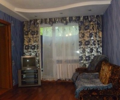 Уютная двухкомнатная квартира: Самара, улица Антонова-Овсеенко, фото 1