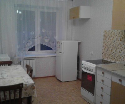 Уютная квартира рядом с а/п Кольцово: Екатеринбург, улица Центральная, фото 1