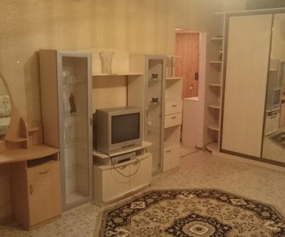 Чистая уютная квартира ждет гостей: Новосибирск, улица Полевая, фото 2