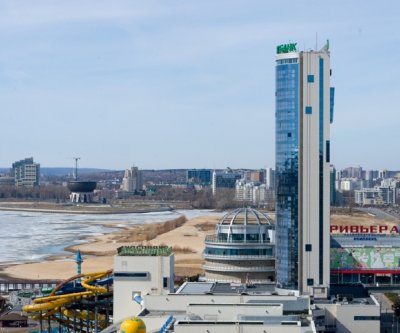 16-й этаж, вид на Кремль и Ривьеру: Казань, улица Сибгата Хакима, фото 1