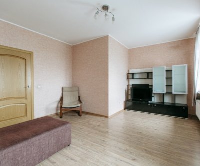 Уютная квартира в новом доме.: Новосибирск, улица Добролюбова, фото 2