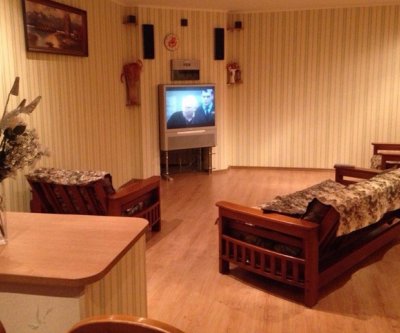 Уютная квартира в центре Перми: Пермь, улица Монастырская, фото 1