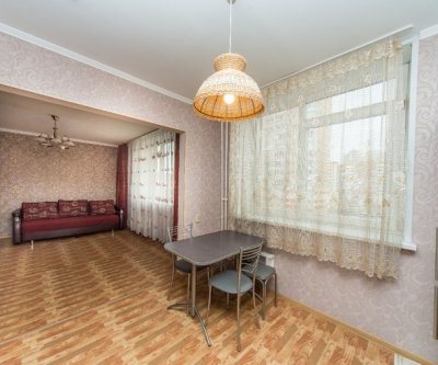 2-комн. квартира посуточно, 56 м², 4/9 эт.: Красноярск, улица Алексеева, фото 2