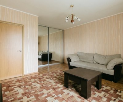 Уютная квартира в новом доме.: Новосибирск, улица Добролюбова, фото 2