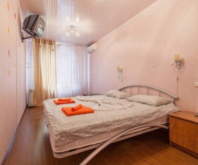 Уютная 2-х комнатная квартира в центре: Казань, улица Ахтямова, фото 1