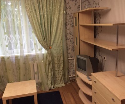 1-комн. квартира посуточно, 33 м², 1/5 эт.: Новосибирск, улица Кропоткина, фото 1