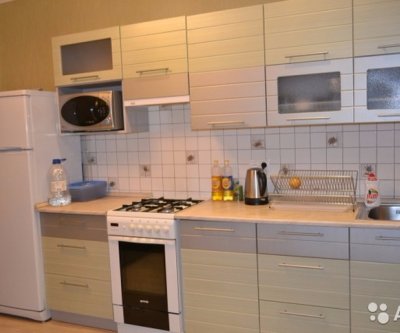 1-комн. квартира посуточно, 42 м², 3/5 эт.: Новосибирск, ул Серафимовича, фото 1