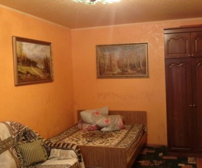 Уютная квартира в спокойном районе: Таганрог, улица Театральная, фото 1