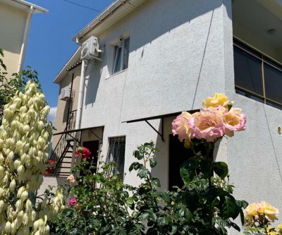 Уютный 2-х этажный дом с Вашим двором: Алушта, Лесная улица, фото 1