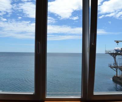Жилье с видом на море в Ялте. Свой Пляж под балконом.: Ялта, Отрадная улица, фото 3