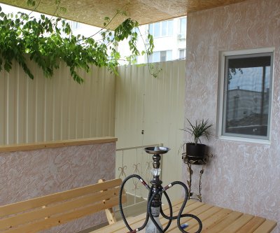 Сдам уютный трехкомнатный коттедж с террасой для отдыха!: Евпатория, Интернациональная улица, фото 2