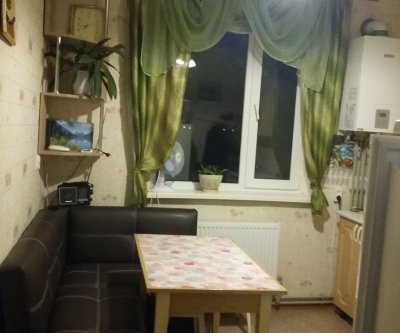 Сдаю 1-но комнатную квартиру отдыхающим: Саки, Севастопольская улица, фото 1