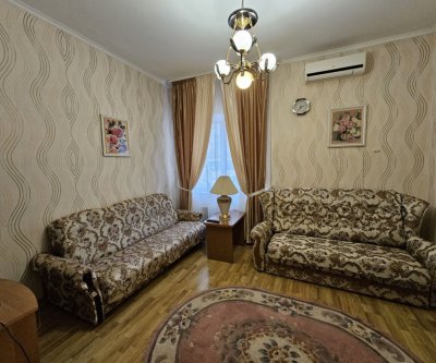 Уютная квартира по минимальной цене: Алушта, Виноградная улица, фото 1