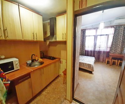 Уютная квартира с удобствами под ключ в 100 метров от моря.: Алушта, улица Ленина, фото 5