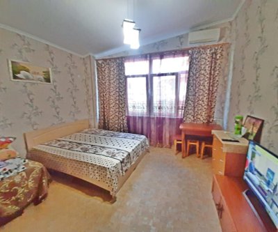Уютная квартира с удобствами под ключ в 100 метров от моря.: Алушта, улица Ленина, фото 1