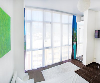 Квартира-студия с панорамными окнами на горную гряду Ялты: Ялта, Суворовская улица, фото 2