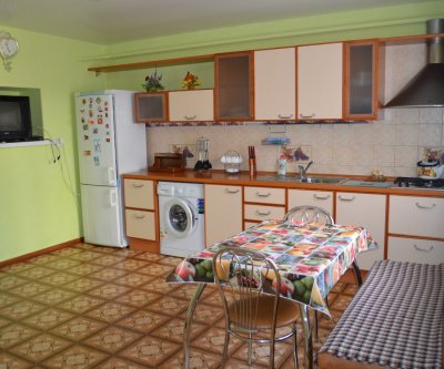 Уютный 2х комнатный дом в курортной зоне: Евпатория, улица Кирова, фото 1