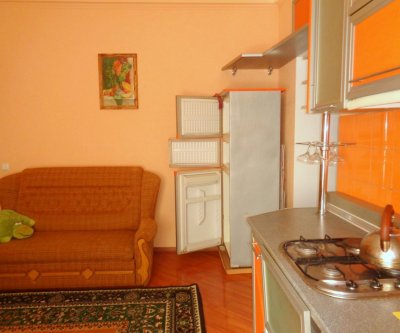 Сдам двухкомнатную квартиру с камином в районе Приморских пляжей: Ялта, улица Щербака, фото 2