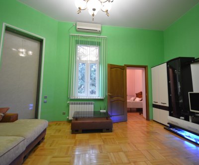 2-комнатная квартира в дворянском особняке на набережной Ялты: Ялта, Екатерининская улица, фото 2