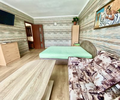 Уютная квартира в самом центре города на Ленина: Керчь, улица Ленина, фото 1