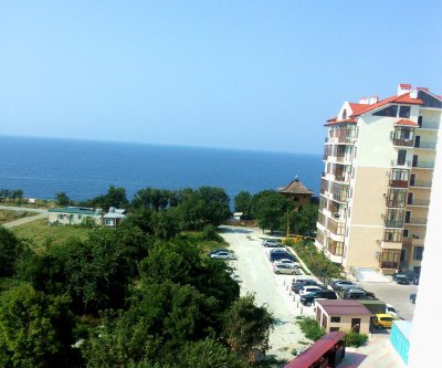 Панорамный вид на море: 2-к квартира, 46 м², 6/8 эт.: Геленджик, Крымская улица, фото 1