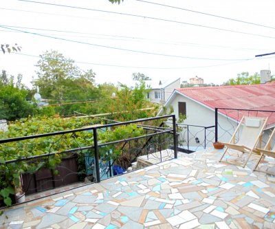 Двухкомнатный домик с террасой на 3-7 человек в Феодосии: Феодосия, Военно-морской переулок, фото 4