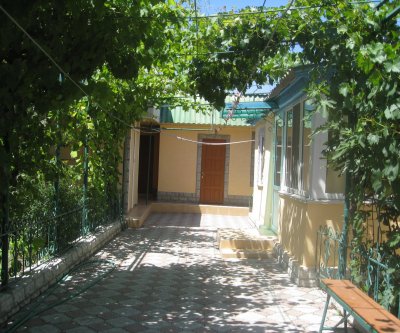 Комнаты под ключ, с отдельным выходом во двор: Феодосия, Московский проезд, фото 1