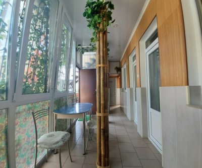 Двухкомнатная квартира на Средне-слободская (2 этаж): Ялта, Средне-Слободская улица, фото 1