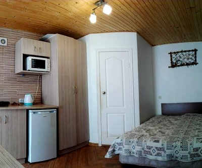 Однокомнатный домик с кухней, 350 метров до моря: Феодосия, улица Федько, фото 2