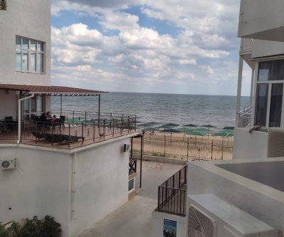 Студия с видом на море! Менее 1 минуты ходьбы к морю.: Феодосия, Черноморская набережная, фото 3