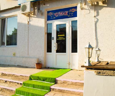 «Чумак» гостиница в п. Орджоникидзе (Феодосия): Орджоникидзе, улица Нахимова, фото 1