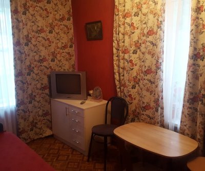 Удобная, уютная, небольшая квартира: Новый Свет, улица Голицына, фото 1