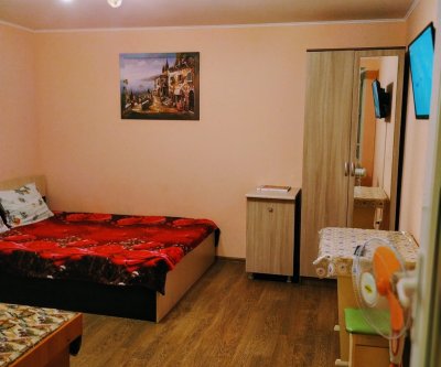 Уютный комплекс (квартиры и комнаты) в центре Симеиза.: Симеиз, Советская улица, фото 2