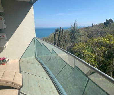 Элитные апартаменты, балкон с видом на море в ГРК Зазеркалье: Ялта, Приморский парк им Гагарина, фото 1
